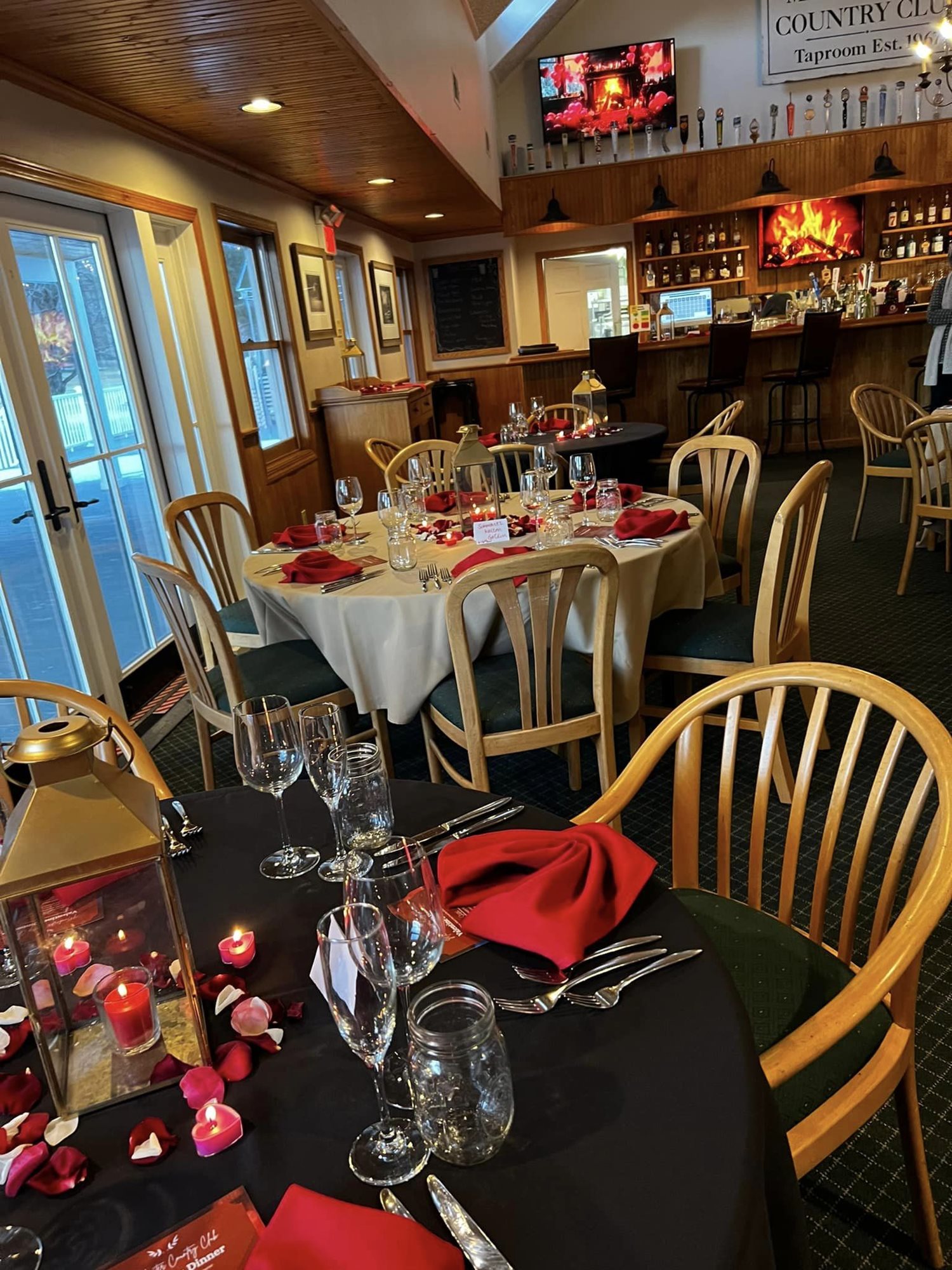 valentine_dining_setup